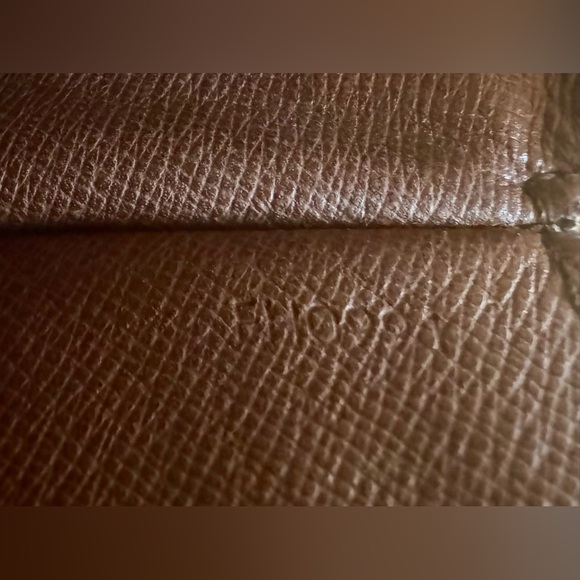 Louis Vuitton Vintage St Cloud PM in Monogram Crossbody Bag - Picture 16 of 16